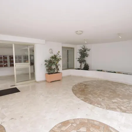 1 Bedroom Lovely In